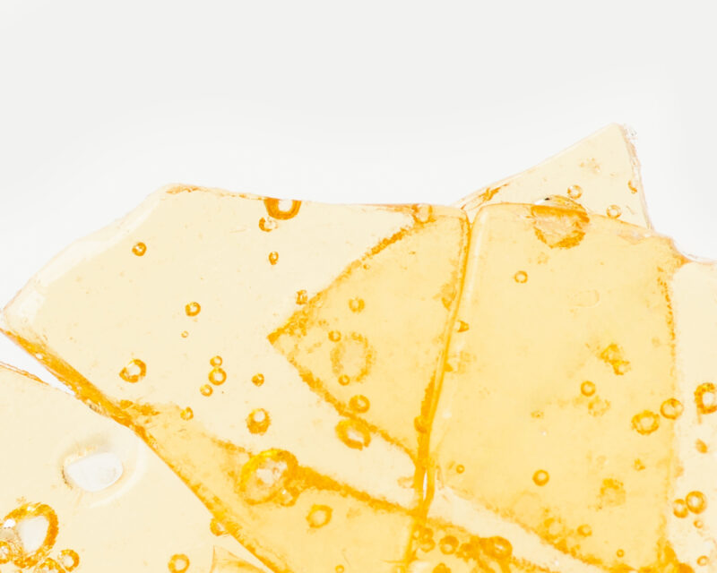 Strawberry N Mintz Shatter (1g)- Sativa Dominant Hybrid